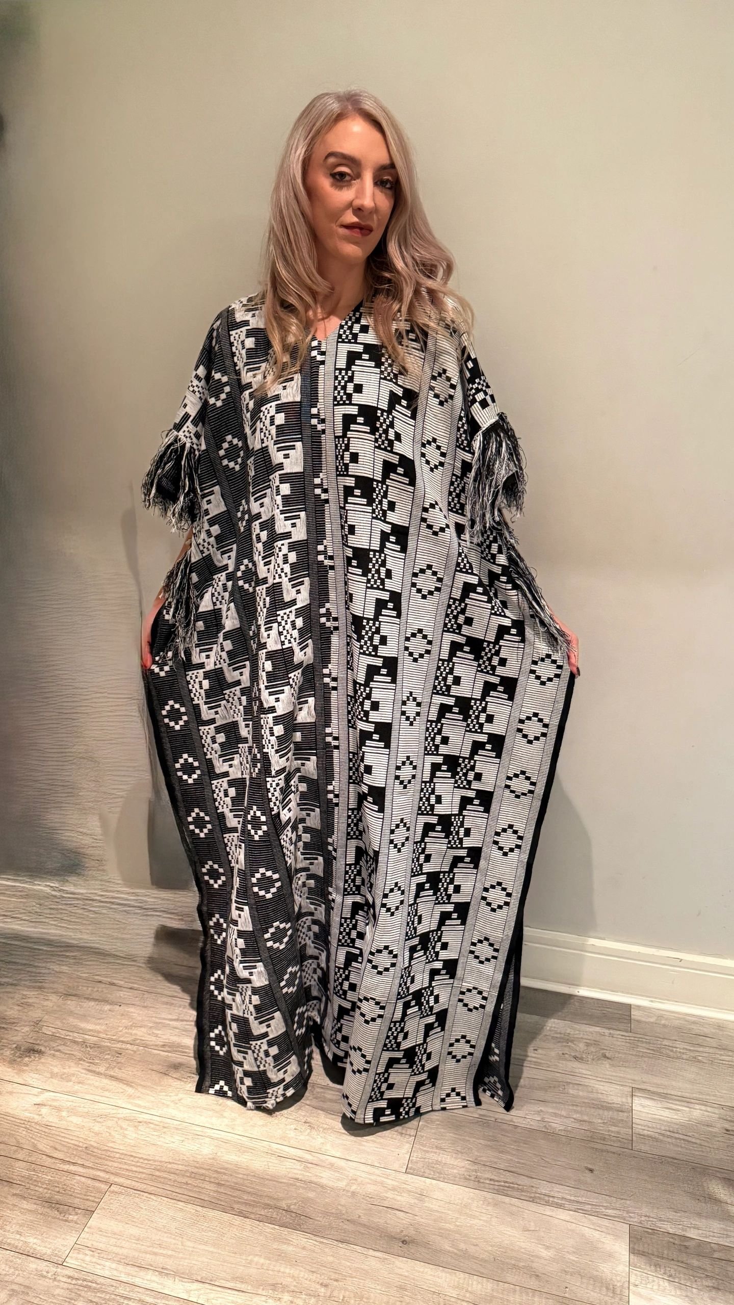 Akwete Boubou – Monochrome Majesty